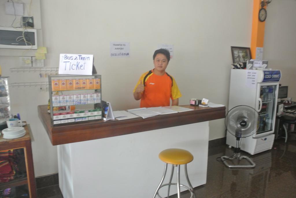 Orange Backpacker Hostel فيينتيان المظهر الخارجي الصورة