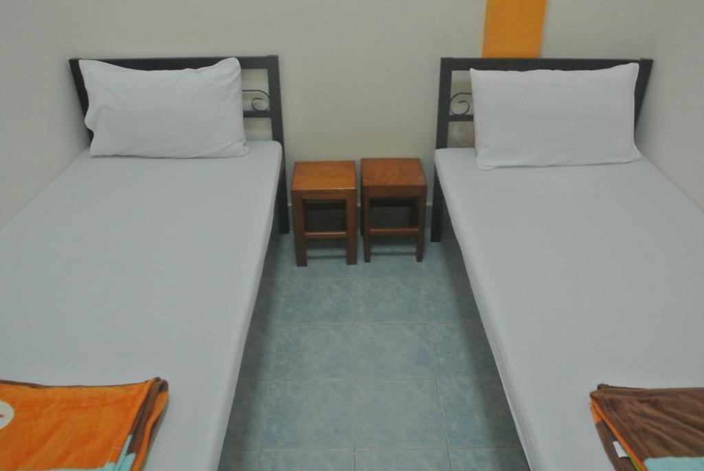 Orange Backpacker Hostel فيينتيان الغرفة الصورة