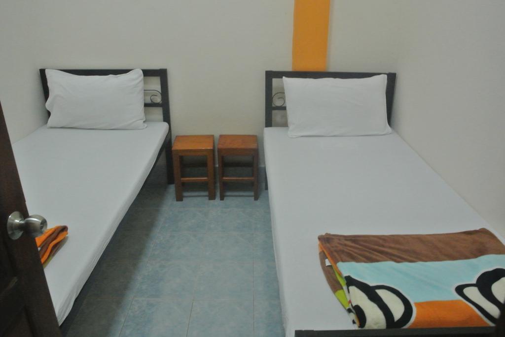 Orange Backpacker Hostel فيينتيان الغرفة الصورة