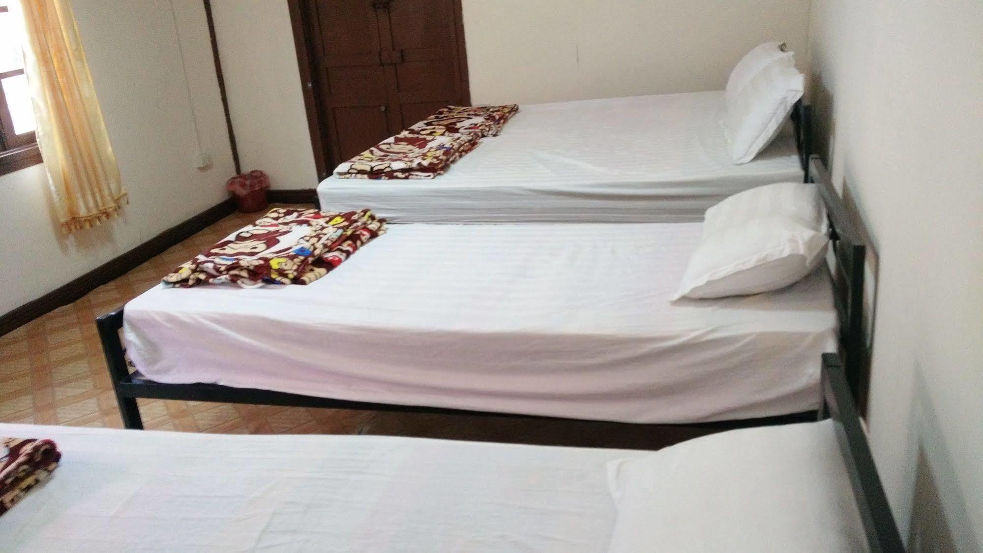 Orange Backpacker Hostel فيينتيان المظهر الخارجي الصورة