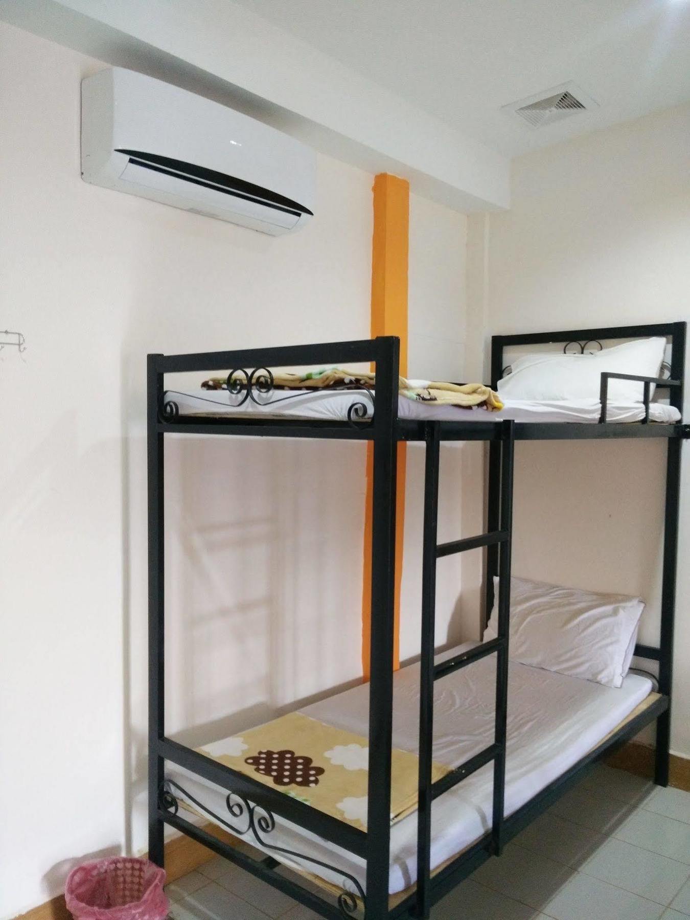 Orange Backpacker Hostel فيينتيان المظهر الخارجي الصورة
