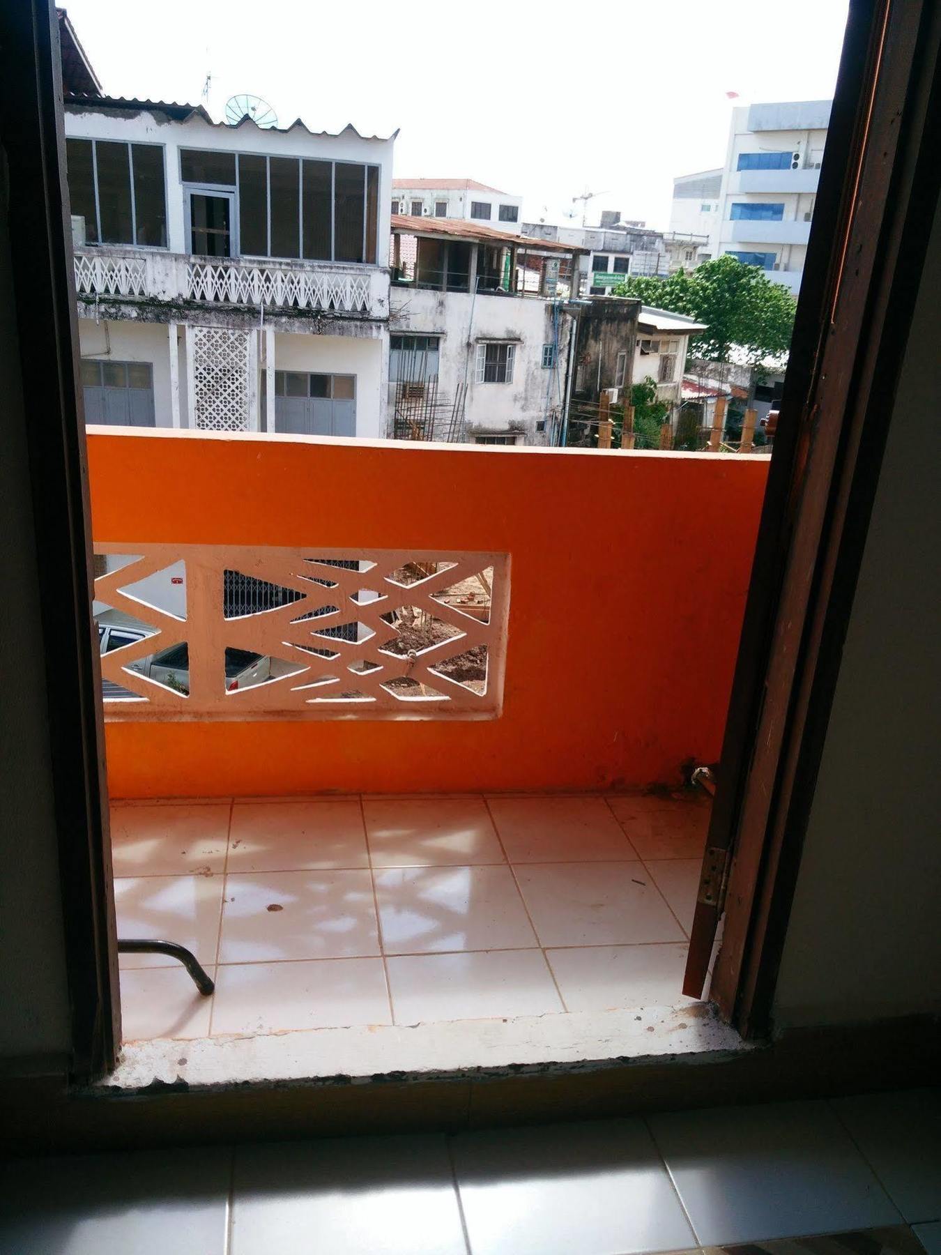 Orange Backpacker Hostel فيينتيان المظهر الخارجي الصورة